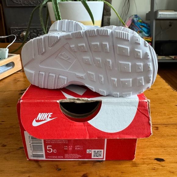 Nike Kids' Soft Pink and Light Blue Sneakers - Picture 4 of 4